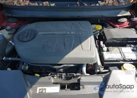 2015 Jeep Cherokee Latitude z USA, uszkodzony, nr VIN 1C4PJMCS5FW773407